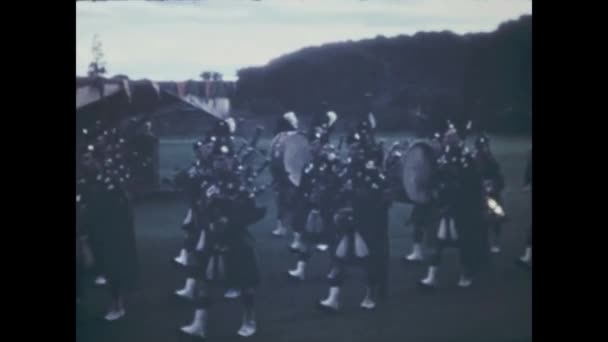 Λονδίνο Ηνωμένο Βασίλειο Μάιος 1948 Μουσική Μπάντα Μια Τυπική Σκωτσέζικη — Αρχείο Βίντεο
