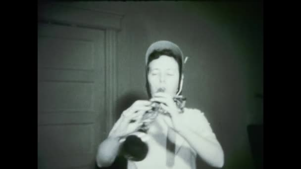 Amsterdam Holland Mai 1948 Frau Spielt Klarinette Den 40Er Jahren — Stockvideo