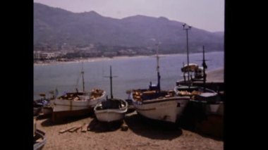 Cefalu, İtalya Haziran 1975: Cefalu şehir manzarası 70 'lerde
