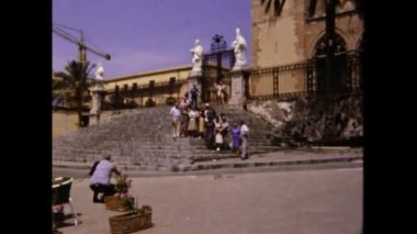 Cefalu, İtalya Haziran 1975: 70 'lerde Cefalu sokak manzarası
