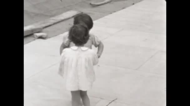 Ровиго Италия Детские Крестьяне Играют Итальянской Сельской Местности 1950 Годах — стоковое видео