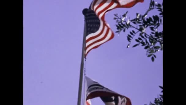 Anaheim Abd Haziran 1974 Kaliforniya Yıllarda Bayrak Sallama Sahnesi — Stok video