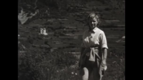 Dolomitas Itália Maio 1955 Cenas Vida Diária Dos Camponeses Italianos — Vídeo de Stock