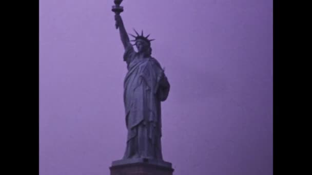 Νέα Υόρκη Ηνωμένες Πολιτείες Μάιος 1974 Άγαλμα Ελευθερίας Στη Σκηνή — Αρχείο Βίντεο