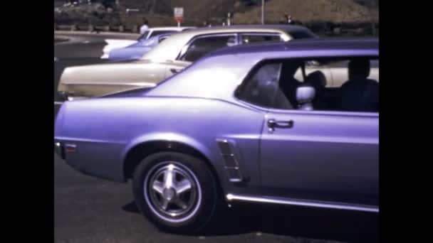 1974年 昭和49年 5月米国サンフランシスコ市フォードマスタング70台 — ストック動画