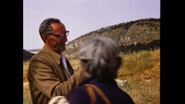 Segesta Italy June 1975 Man Takes Care Injured Bird Scene — Stock videók
