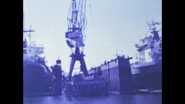 Amesterdão Países Baixos Junho 1980 Navio Porta Contentores Atracado Cena — Vídeo de Stock