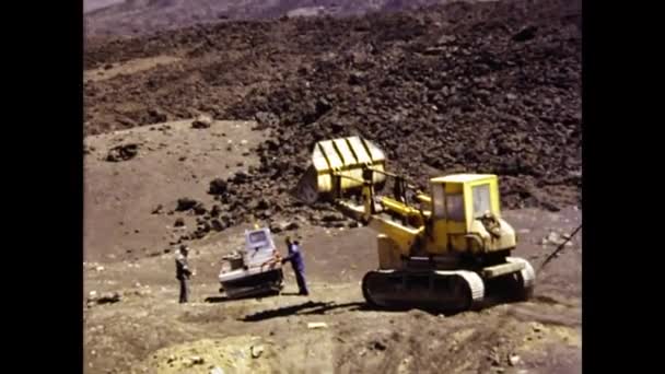 Catania Italy June 1975 Bulldozer Construction Site Scene 70S — 비디오