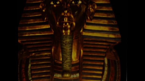 Cairo Egypt March 1977 Gold Pharaoh Mask Detail 70S — Stock Video