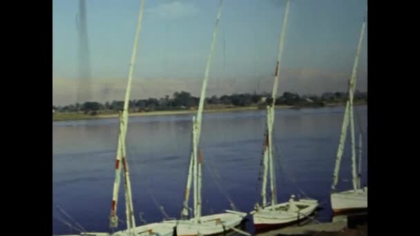 Giza Egypt March 1977 Boats Docked Bank Nile Scene 70S — Stock Video