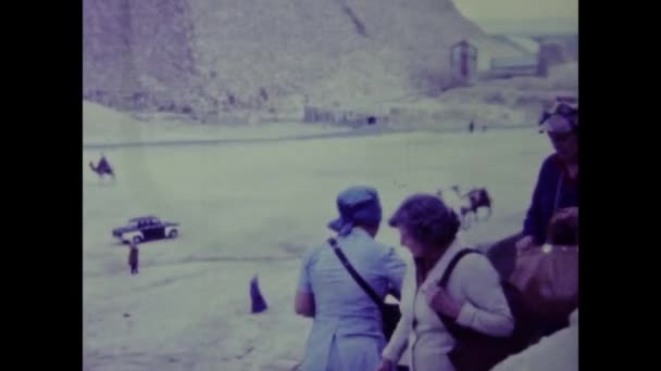 Γκίζα Αίγυπτος Μάρτιος 1977 Θέα Στις Πυραμίδες Της Γκίζας Στη — Αρχείο Βίντεο