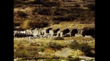 Smirne, Türkiye Haziran 1985: 80 'lerde Türkiye' de çeşitli arkeolojik sitelerin banyosu