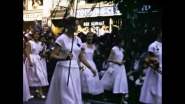 Bruneck, İtalya Haziran 1955: 50 'lerde Çocuk Festivali Bruneck sahnesi