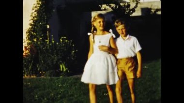 Berlin, Almanya Haziran 1955: 50 'li yıllarda 8 mm' lik aile anıları sahnesi