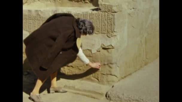 Luxor Egypt March 1977 Luxor Egyptian Temple View 70S — Stock Video