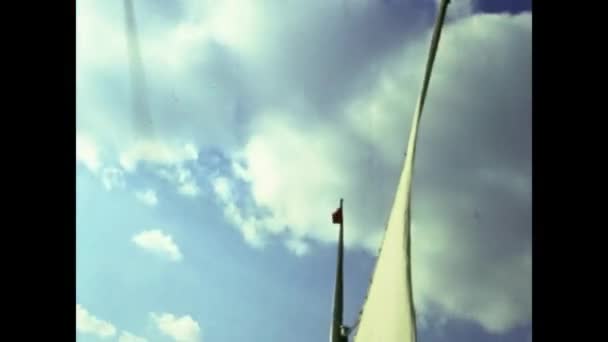 Cairo Egypt March 1977 Sailboat Full People Sail Nile River — Vídeo de stock