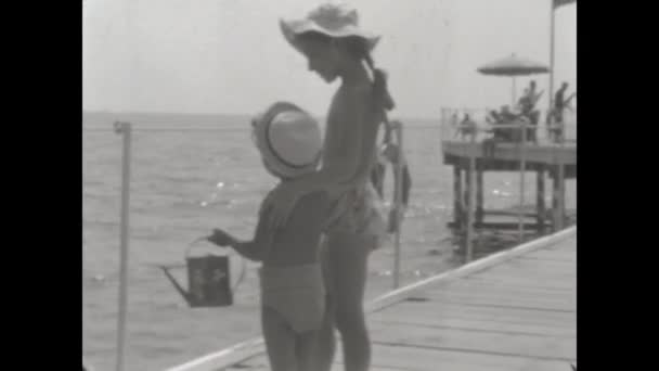 Венеция Италия Август 1952 Семейный Отдых Пляже Старые Воспоминания Миллиметрового — стоковое видео
