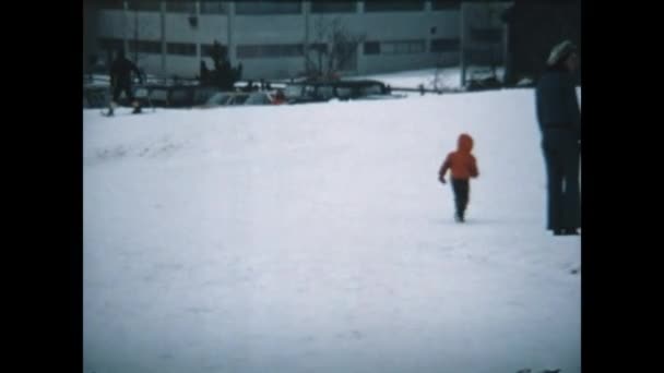 Oritsei Italien December 1971 Skidanläggning Med Skidåkarscen Talet — Stockvideo