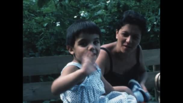 Val Non Italien Juni 1983 Dolomiter Semester Familj Minnen Scen — Stockvideo