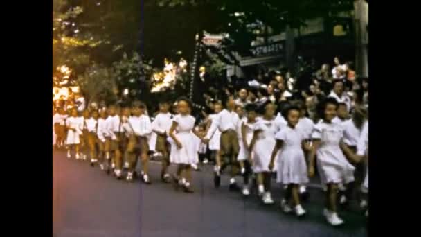 Брунек Италия Июнь 1955 Kinderfest Bruneck Scene 50S — стоковое видео