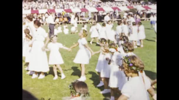 Bruneck Italien Juni 1955 Kinderfest Bruneck Scen Talet — Stockvideo