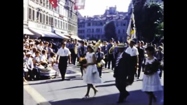 Bruneck Itália Junho 1955 Kinderfest Bruneck Cena Década — Vídeo de Stock