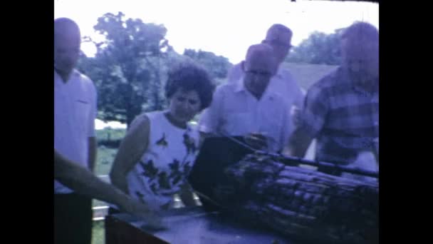 San Diego Usa Juni 1955 Family Barbecue Erinnerungsszene Den 50Er — Stockvideo
