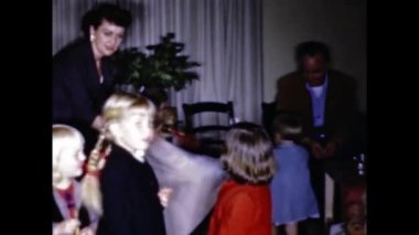 San Diego, ABD Haziran 1947: 40 'lı yıllarda çocuklar evlerinde