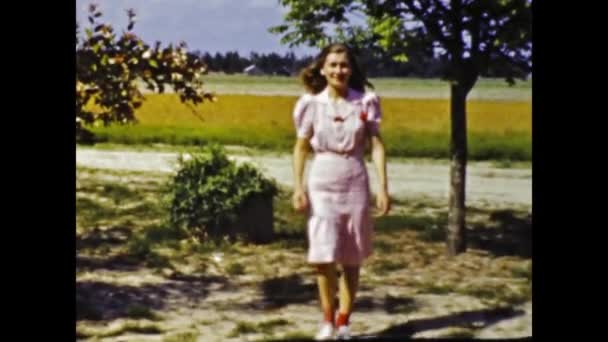 San Diego United States June 1947 Cute American Girl Countryside — Video Stock