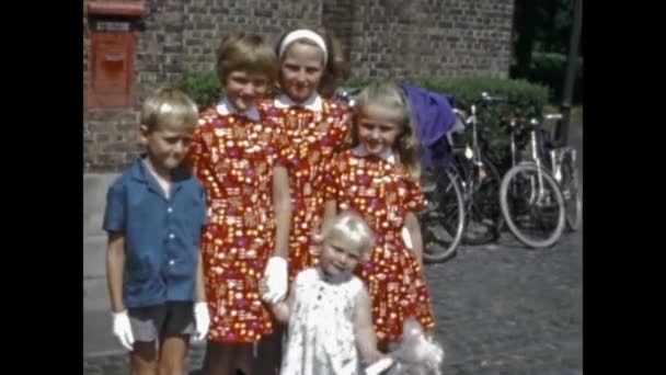 Brüksel Belçika Haziran 1960 Yıllarda Lik Film Aile Anıları — Stok video