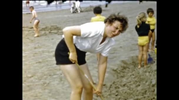 Brussels Belgium June 1966 Happy Children Beach Vacation 8Mm Memories — Stock Video