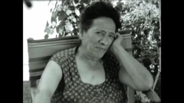 Rimini Italy June 1958 Sad Old Woman 60S Close Shot — Vídeos de Stock
