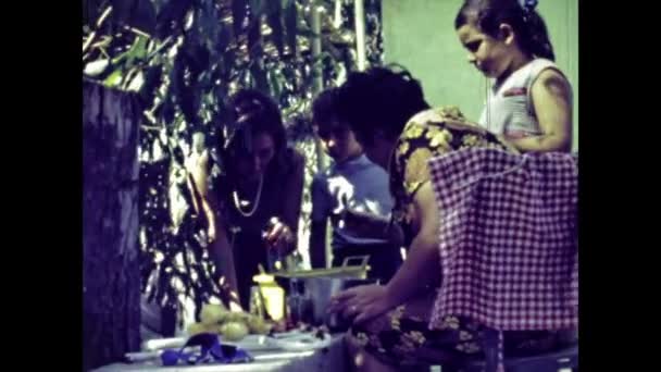 Ріміні Італія Джун 1958 Сцени Щоденного Життя Італійської Родини — стокове відео