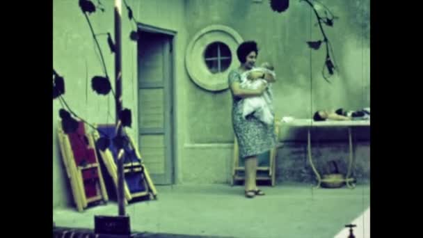 Rimini Itália Junho 1958 Crianças Memória Família Verão 8Mm Cena — Vídeo de Stock