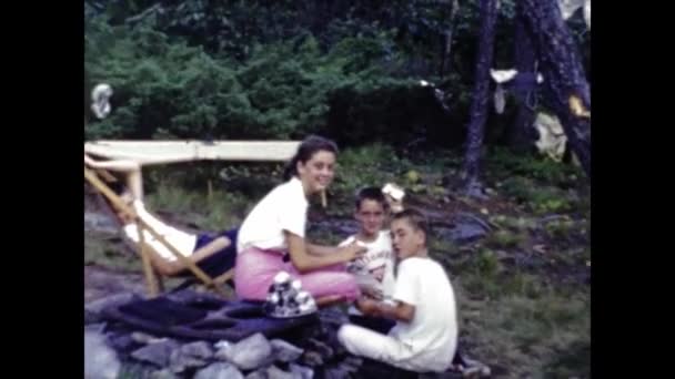 San Diego United States June 1947 Family Outdoor Picnic Scene — Stock Video
