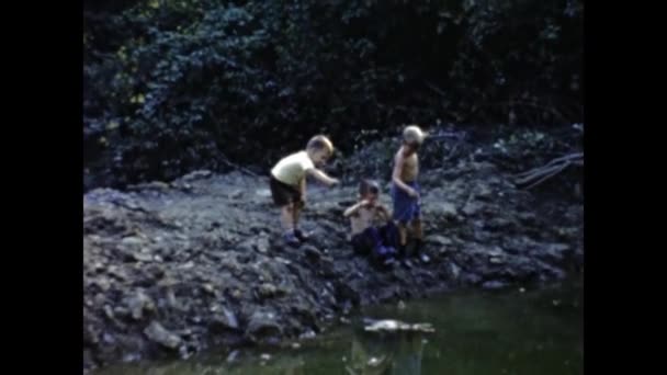 San Diego United States June 1947 Kids Fishing River Bank — Vídeos de Stock