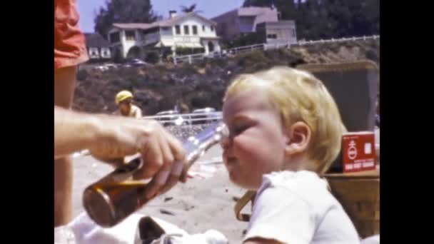 San Diego United States June 1947 Child Drinking Soda Bottle — Stock Video
