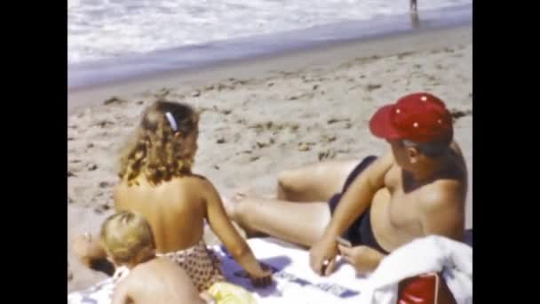 1947年6月 美国圣地亚哥 40年代家庭记忆海滩度假加州 — 图库视频影像