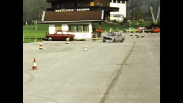 Berlin Niemcy Czerwiec 1976 Wyścig Samochodowy Slalom Bmw 2002 Turbo — Wideo stockowe