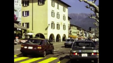 Ascona, İsviçre 1984: 80 'lerde Maggiore Gölü önündeki Ascona köyü manzarası