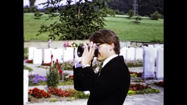 Berlin Germany May 1974 Vintage Photographer Takes Picture Scene 70S — Stock Video
