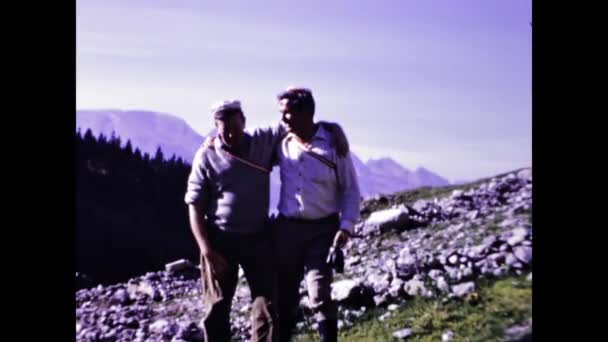Dolomites Italy May 1974 Hiker Top Mountain Scene 70S — 비디오