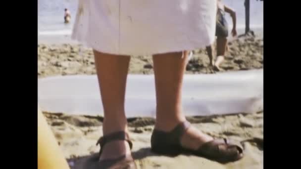 1947年 昭和22年 6月アメリカ合衆国サンディエゴ 40代男性の休暇 — ストック動画