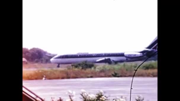Mediolan Włochy Maj 1964 Scena Włoskiego Lotniska Latach Tych — Wideo stockowe