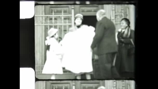 Milan Italy May 1954 8Mm Framed Family Memories Scenes People — Vídeo de stock