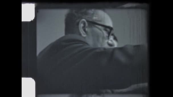 Милан Италия Май 1954 Обрамляет Сцены Семейных Воспоминаний Людьми Годов — стоковое видео