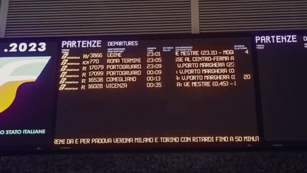 Venice Italy January 2023 Train Arrivals Departures Board Venice Raylway — Video Stock