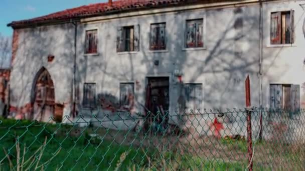 Abandoned Decaying Old House Haunting Beauty Neglect — Video Stock