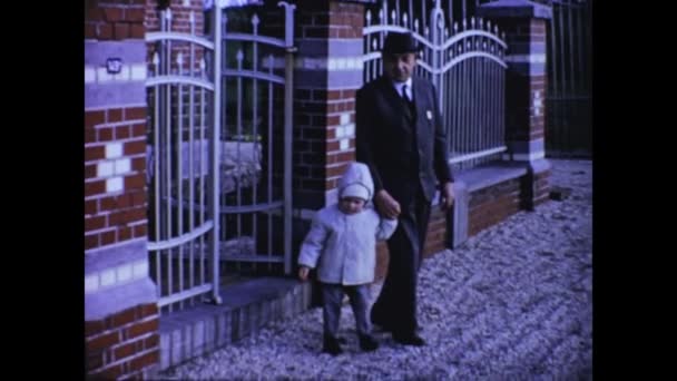 Rimini Italy June 1975 Nostalgic Scene Grandfather Walking His Young — Vídeos de Stock