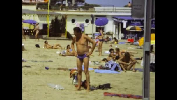 Viserba Italy June 1975 Historic Footage Showing People Vacation Beach — 图库视频影像